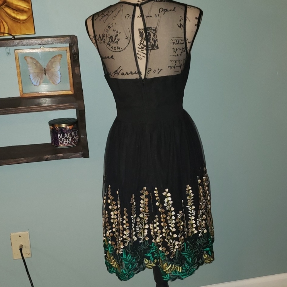 New Modcloth Beautifully Abloom Dress Size Medium - Picture 7 of 9